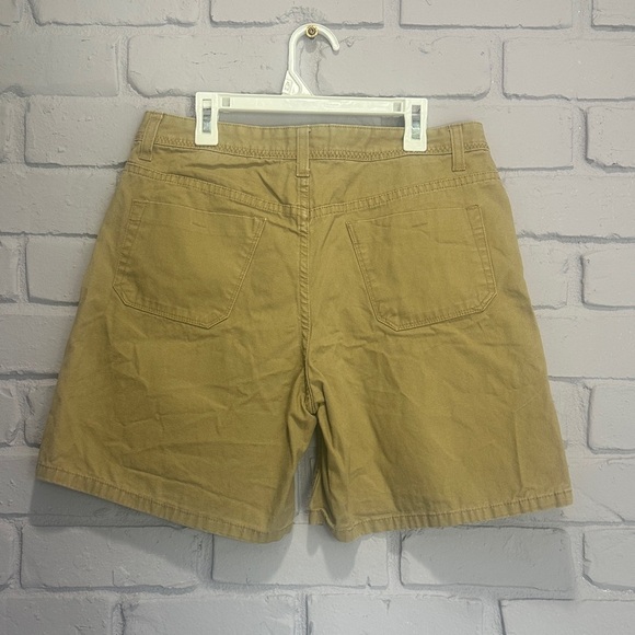 NWOT WOMEN Tan Shorts - Picture 4 of 6